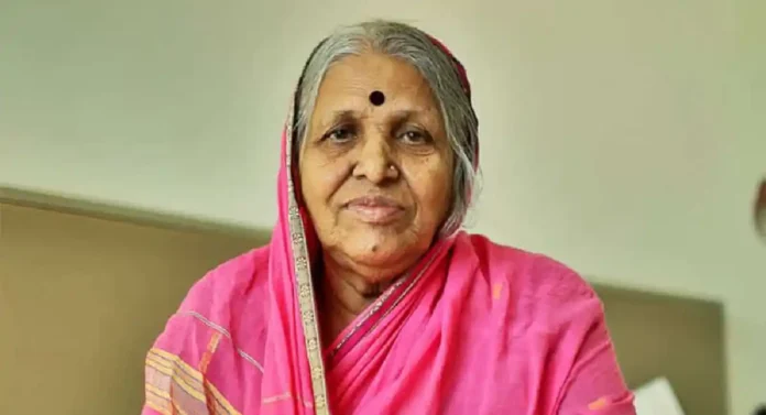 अनाथांची माय बनून अनेकांचा सांभाळ करणाऱ्या Sindhutai Sapkal