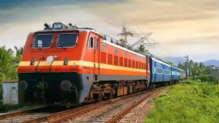 Indian Railway: भारतीय रेल्वेचे नवीन अॅप लाँच, तिकीट ते जेवण सर्व एका क्लिकवर!