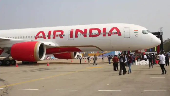 Air India: ऐकावं ते नवल! ड्युटी संपली म्हणुन International flight Jaipur मध्ये सोडून पायलट गेले निघून