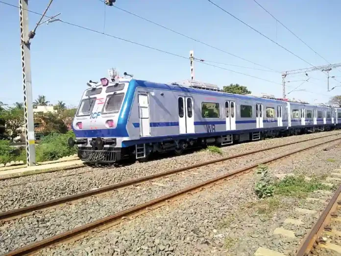 Western Railway AC Local Trains: पश्चिम रेल्वेवर नव्या १३ एसी लोकल फेऱ्या; 'असे' आहे नियोजन