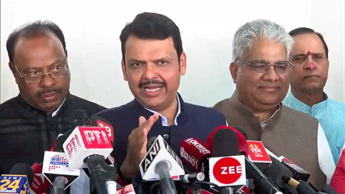 ३०० नव्या लोकल अन् ५ मोठे निर्णय; Devendra Fadnavis यांची ट्विटरद्वारे माहिती