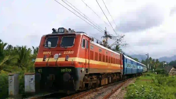 रेल्वेकडून 2024 वर्षात 6450 किमी Railway Track चे नूतनीकरण