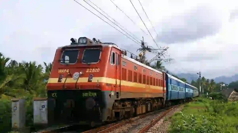 रेल्वेकडून 2024 वर्षात 6450 किमी Railway Track चे नूतनीकरण