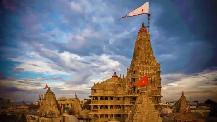 Dwarka Temple: द्वारकाधीश मंदिराबद्दल जाणून घ्या रहस्य आणि खासियत ...