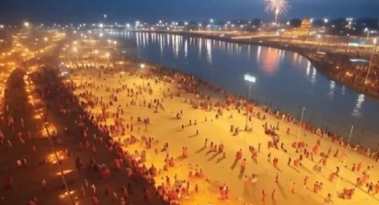 Maha Kumbh 2025 मध्ये लाइट अॅण्ड साऊंड शोद्वारे सादर होणार पौराणिक कथा; 2000 ड्रोनचा वापर होणार