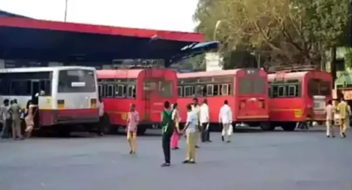 ST Bus Stand : एसटी स्थानकांवर 