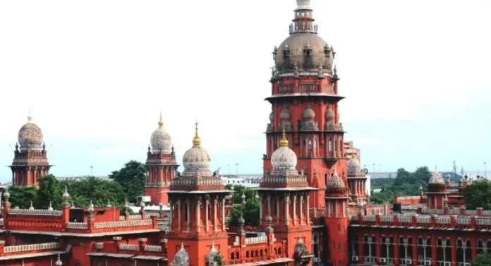 मंदिराचा पैसा शॉपिंग कॉम्प्लेक्स बांधण्यासाठी वापरता येणार नाही; Madras High Court चा आदेश