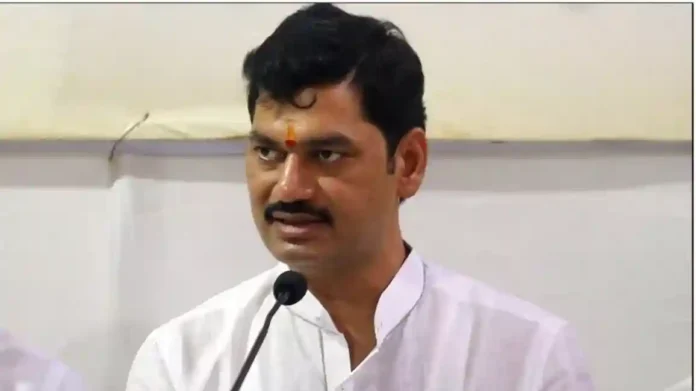 Dhananjay Munde यांना पालकमंत्रीपदावरून डच्चू ; पहिली प्रतिक्रिया देत म्हणाले ...