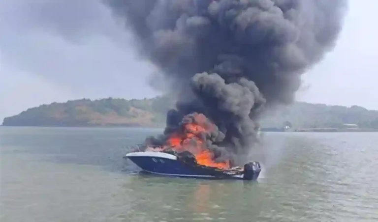 Raigad fishing boat fire : अलिबाग समुद्रात मच्छीमार बोटीला लागली आग ; बोटीत 18 ते 20 खलाशी