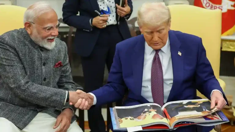 Donald Trump यांचं पंतप्रधान मोदींना खास गिफ्ट; दिलं ‘हे’ पुस्तक