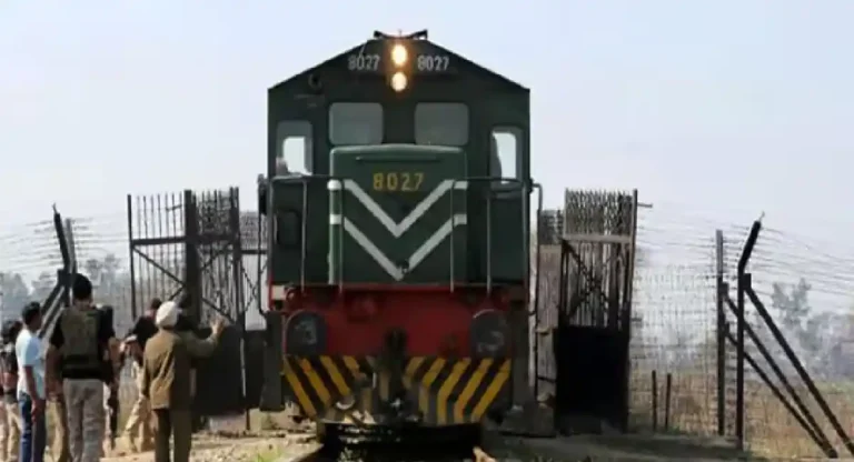 India-Pakistan Railway Track वर सापडला हँड ग्रेनेड; सुरक्षा यंत्रणा सतर्क