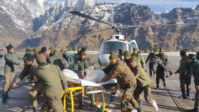 Uttarakhand Avalanche : उत्तराखंडमध्ये झालेल्या हिमस्खलनात दोघांचा मृत्यू ; 49 कामगारांना वाचवण्यात यश, 6 जणांचा शोध सुरू